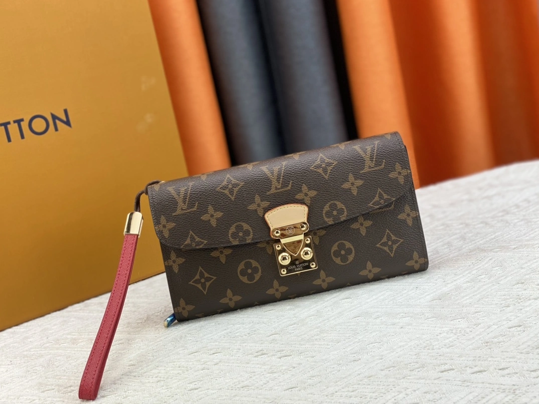 Louis Vuitton AAA Quality Wallets For Women Trendsetting 5197