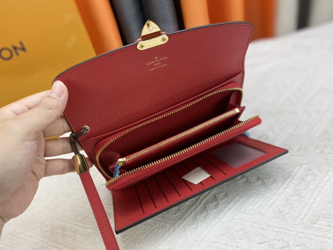 Louis Vuitton AAA Quality Wallets For Women Trendsetting 5197
