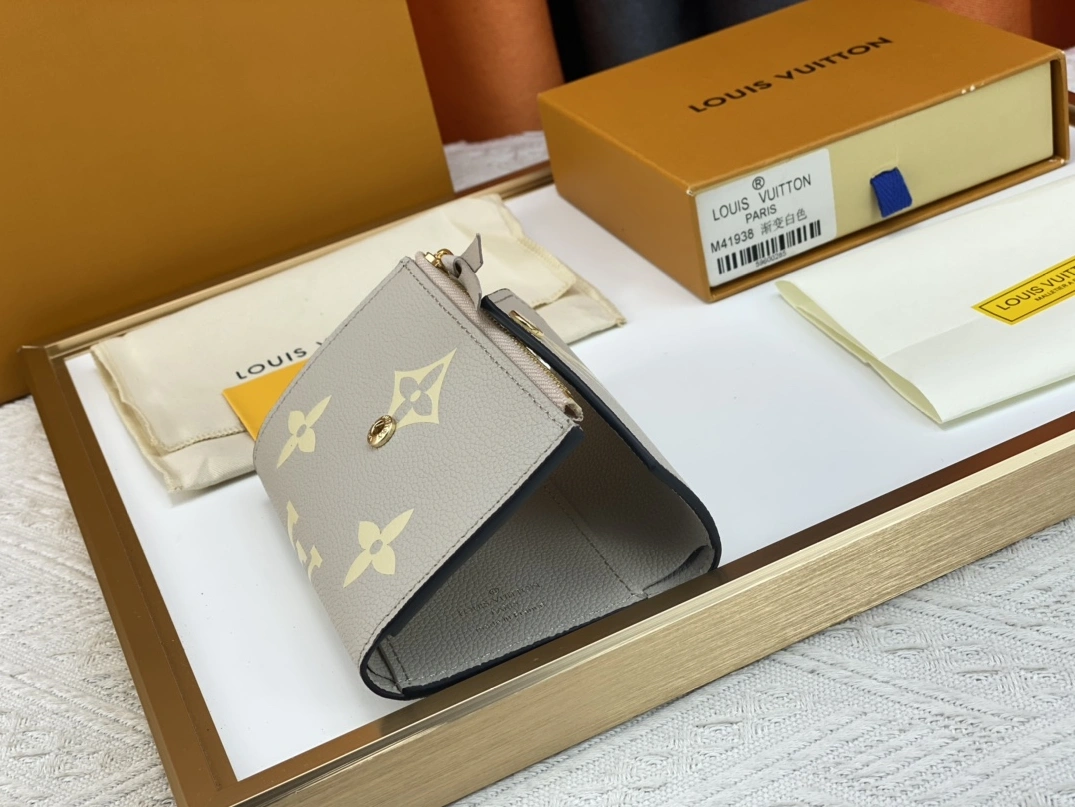 Louis Vuitton AAA Quality Wallets GoAnywhere 4257