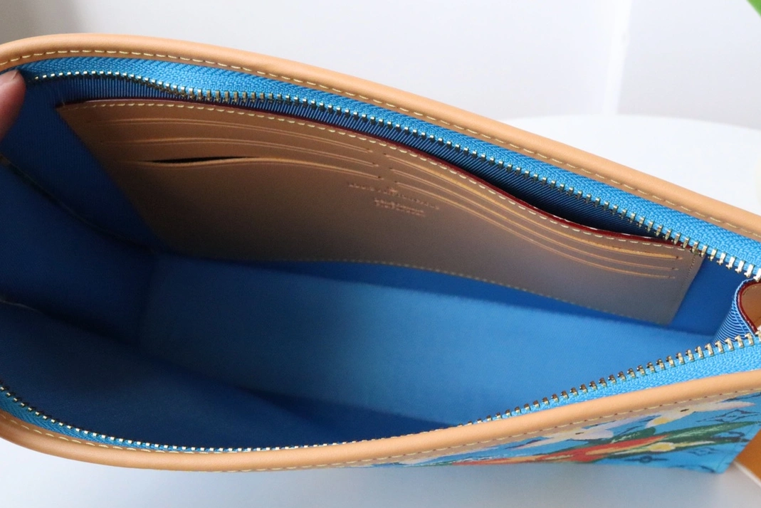 Louis Vuitton AAA Quality Wallets GoAnywhere 9906