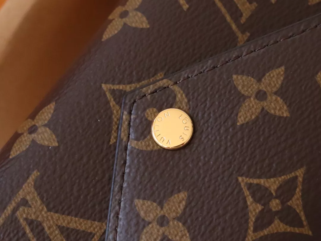 Louis Vuitton AAA Quality Wallets In Pink Minimalist 953