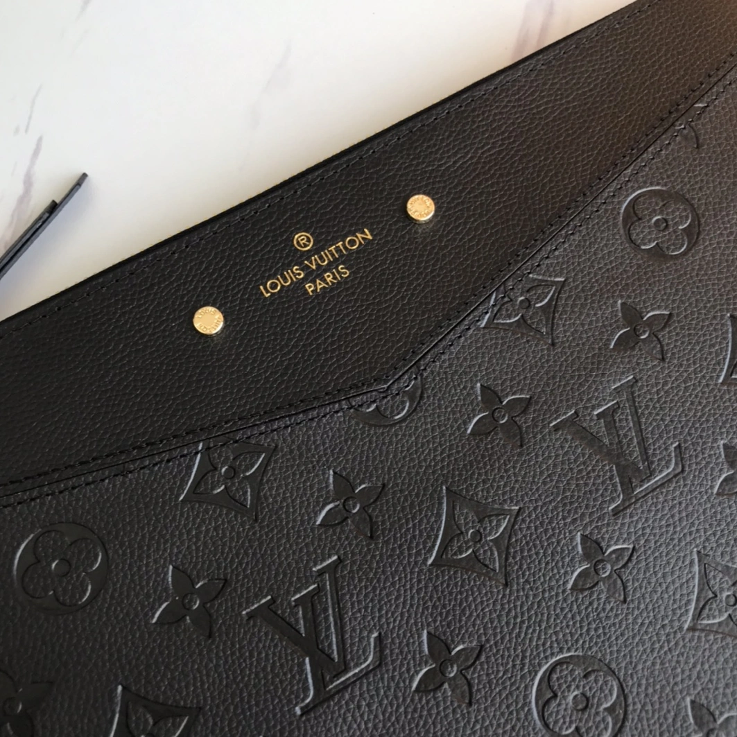 Louis Vuitton AAA Quality Wallets NewStyle 8777