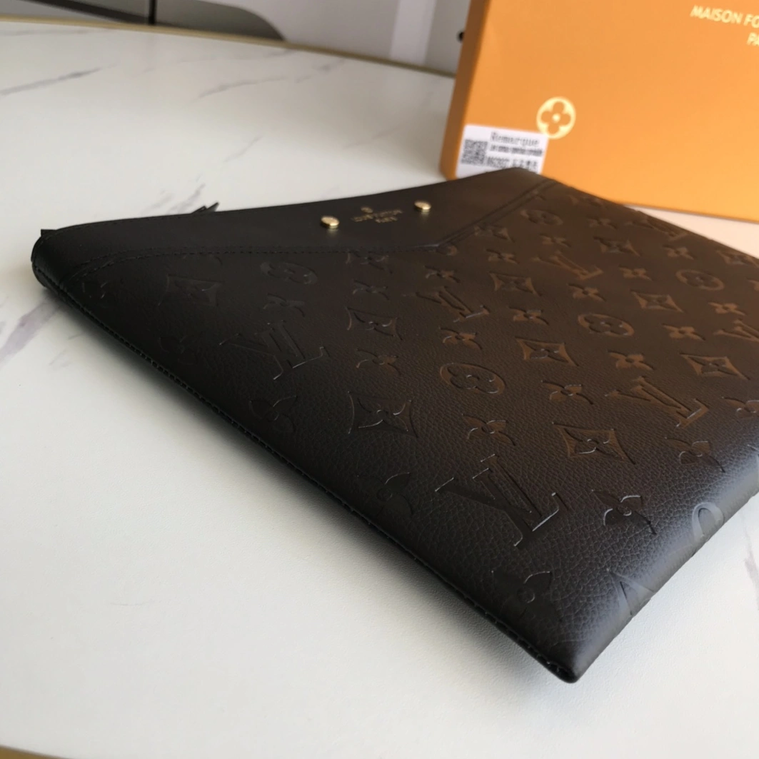 Louis Vuitton AAA Quality Wallets NewStyle 8777