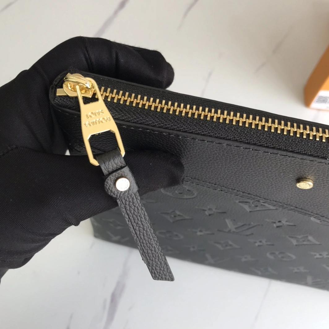 Louis Vuitton AAA Quality Wallets NewStyle 8777