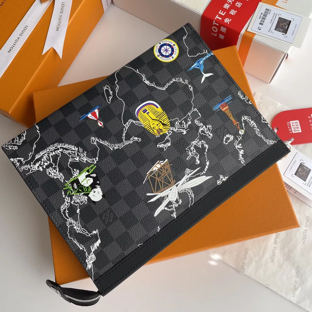 Louis Vuitton AAA Quality Wallets Practical 9321