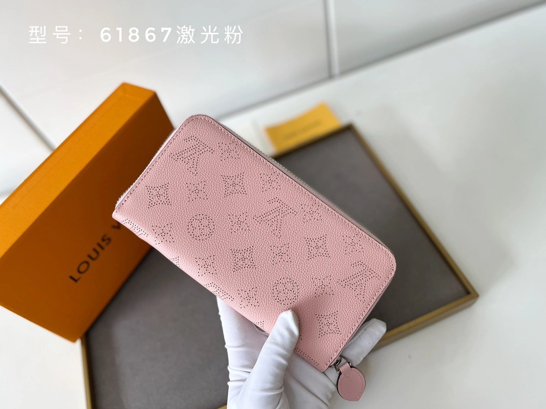 Louis Vuitton AAA Quality Wallets Refined 8316