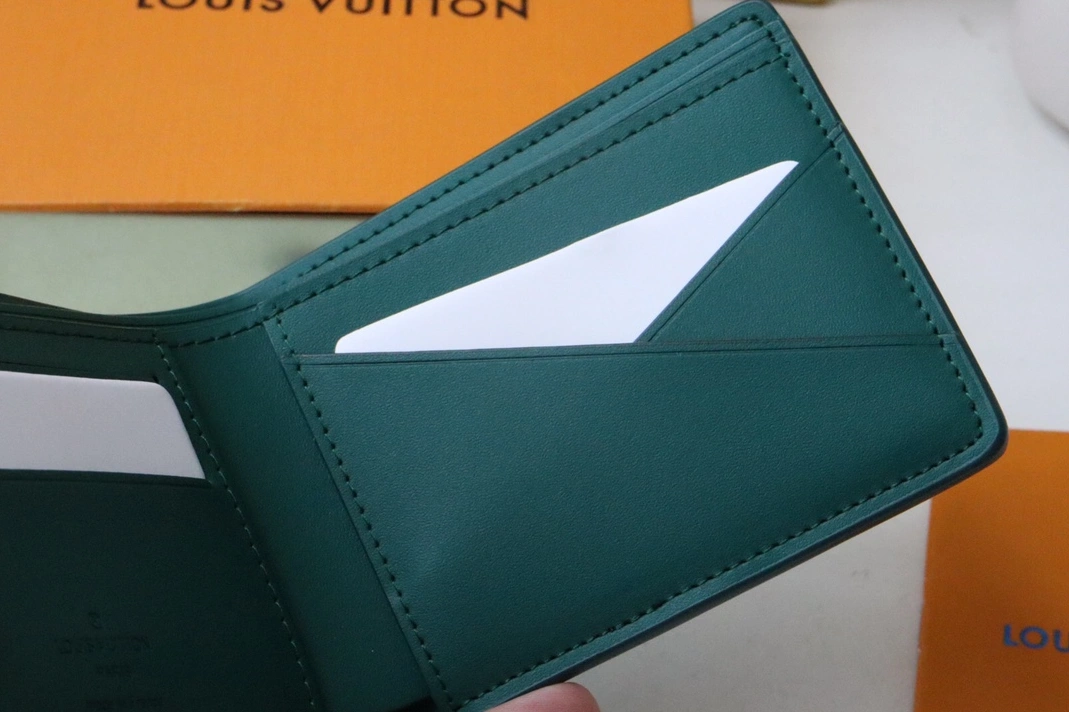 Louis Vuitton AAA Quality Wallets Resilient 524