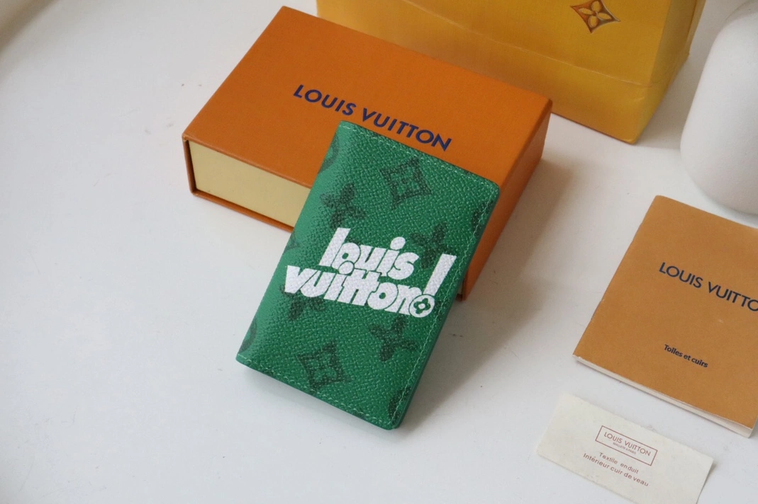 Louis Vuitton AAA Quality Wallets Sleek 232