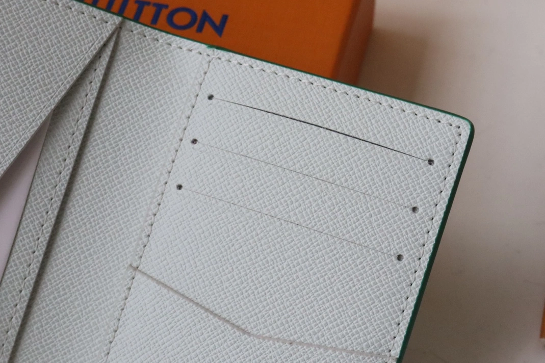 Louis Vuitton AAA Quality Wallets Sleek 232