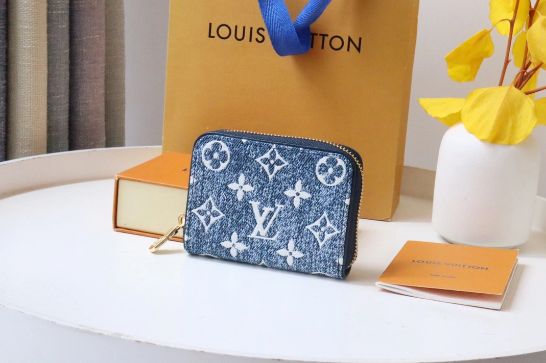 Louis Vuitton AAA Quality Wallets SportInspired 1388