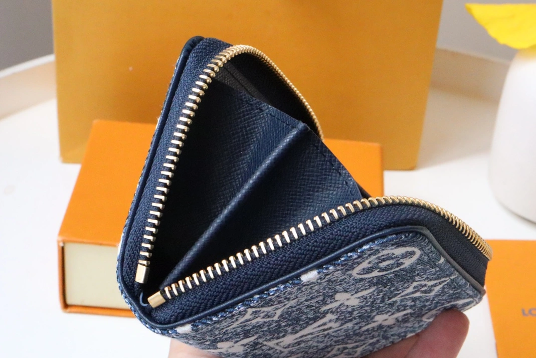 Louis Vuitton AAA Quality Wallets SportInspired 1388