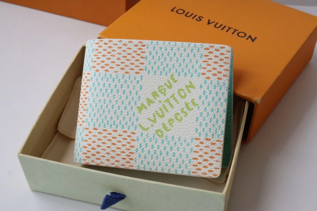 Louis Vuitton AAA Quality Wallets SportInspired 4285