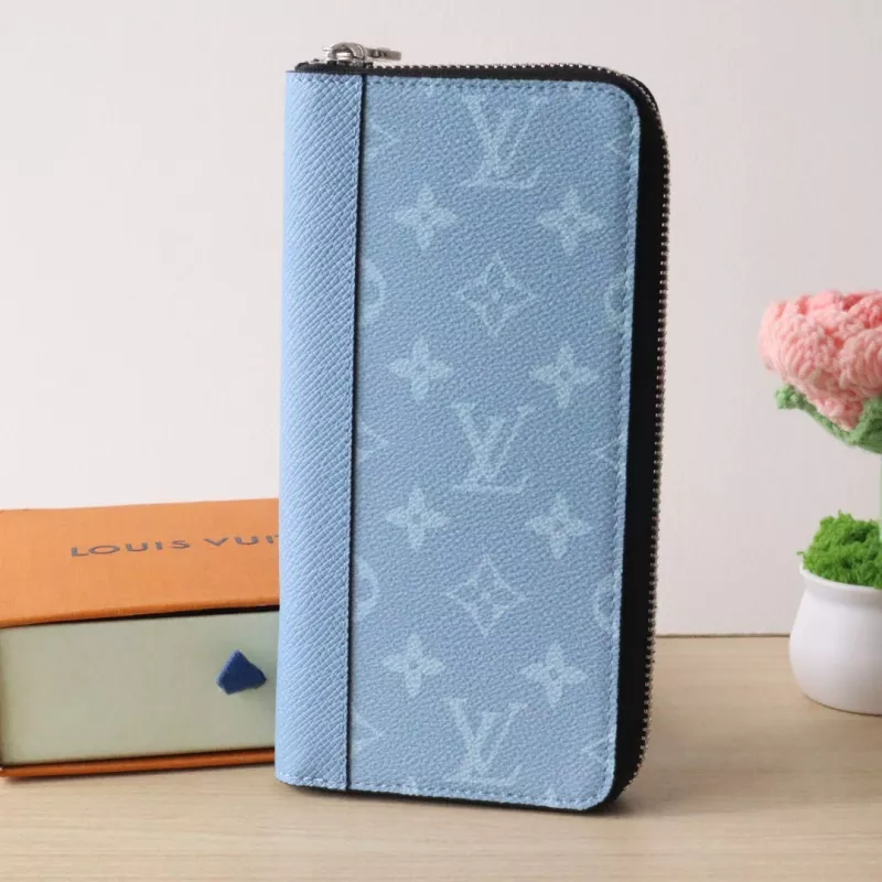 Louis Vuitton AAA Quality Wallets SportInspired 7983