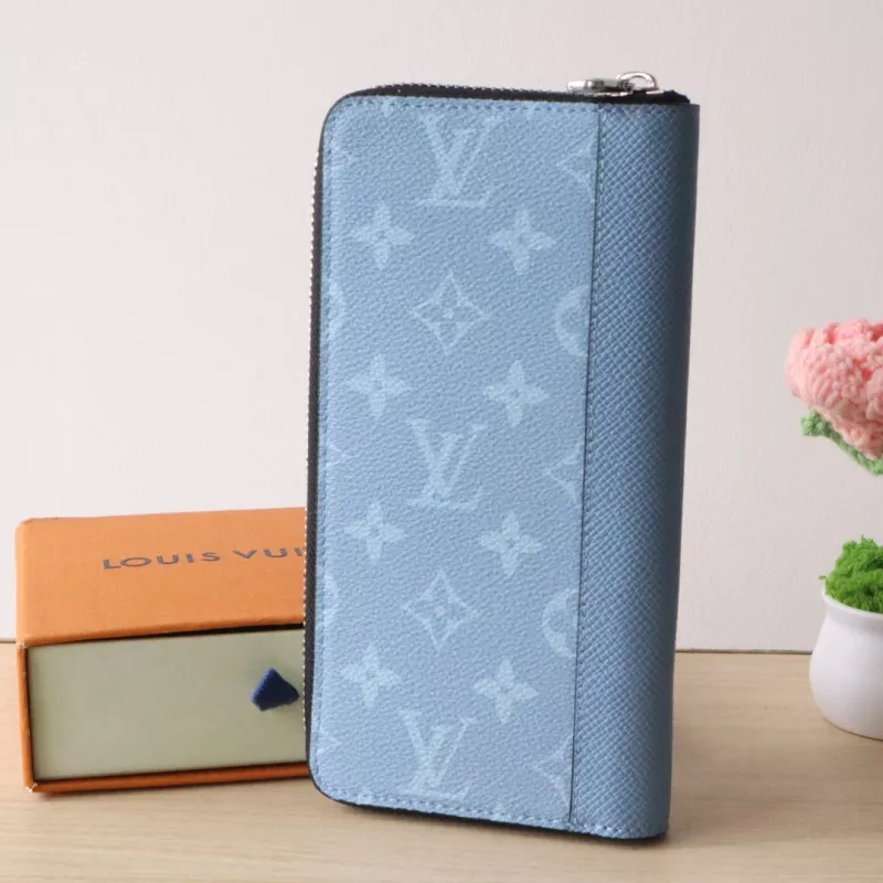 Louis Vuitton AAA Quality Wallets SportInspired 7983