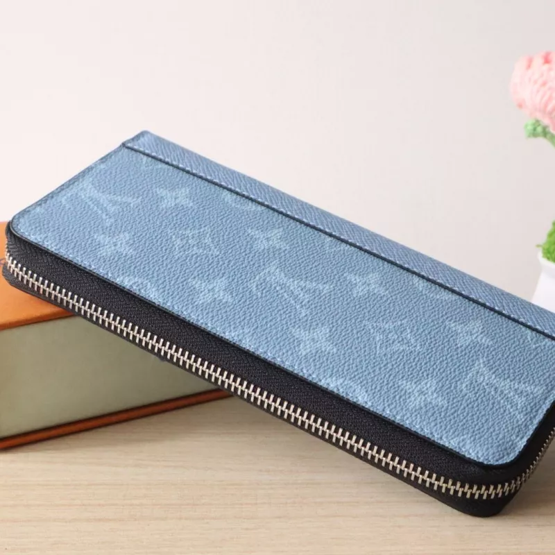 Louis Vuitton AAA Quality Wallets SportInspired 7983