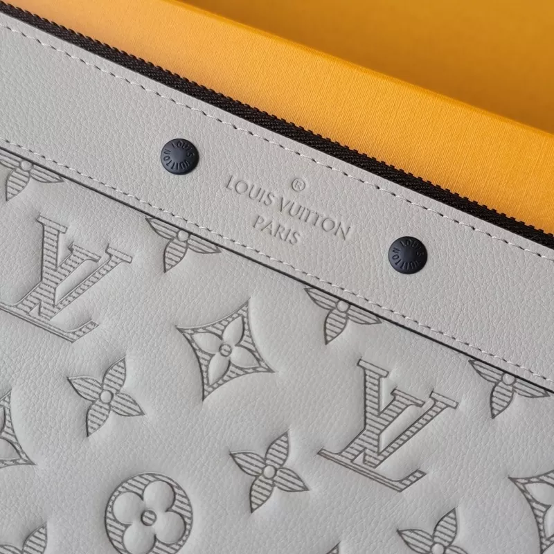 Louis Vuitton AAA Quality Wallets StreetReady 4771