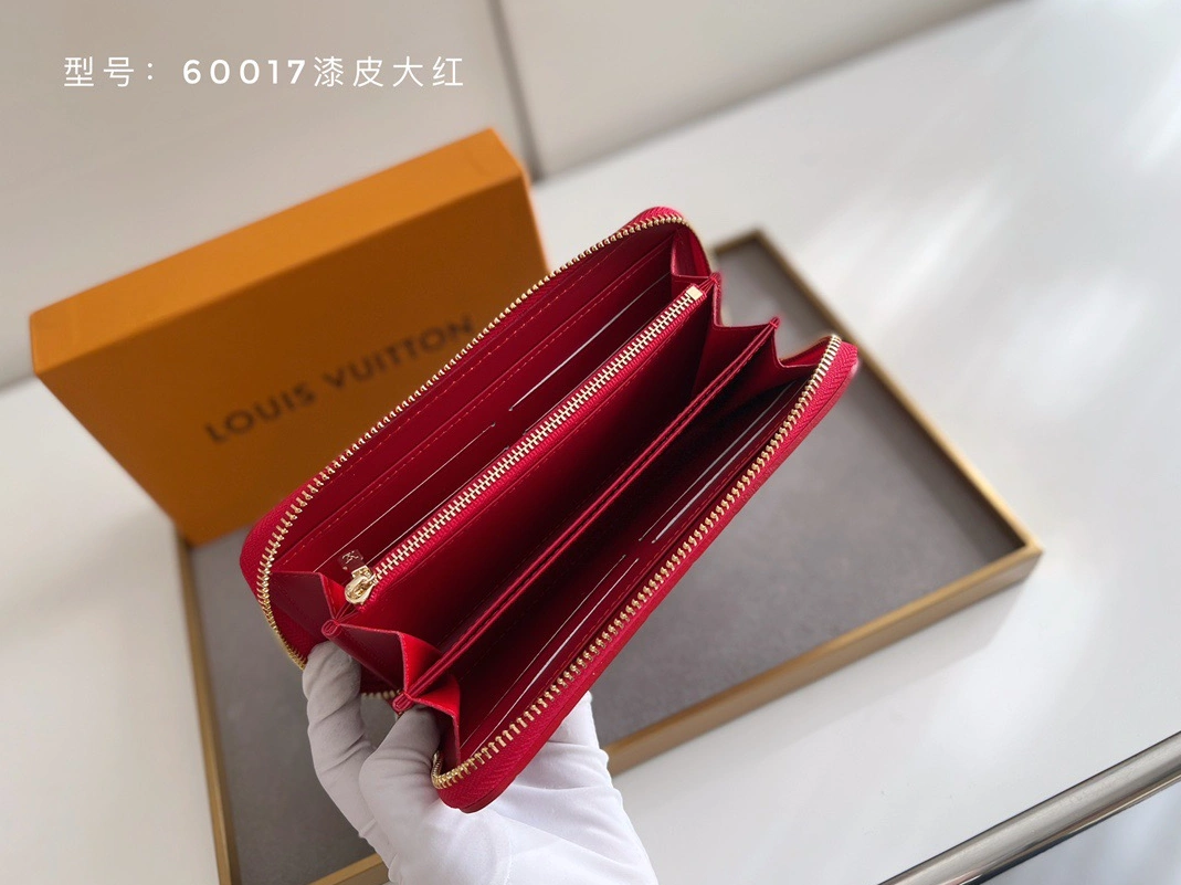 Louis Vuitton AAA Quality Wallets Stylish 5643