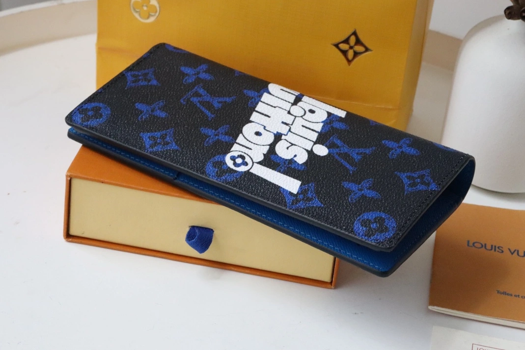 Louis Vuitton AAA Quality Wallets Stylish 8474