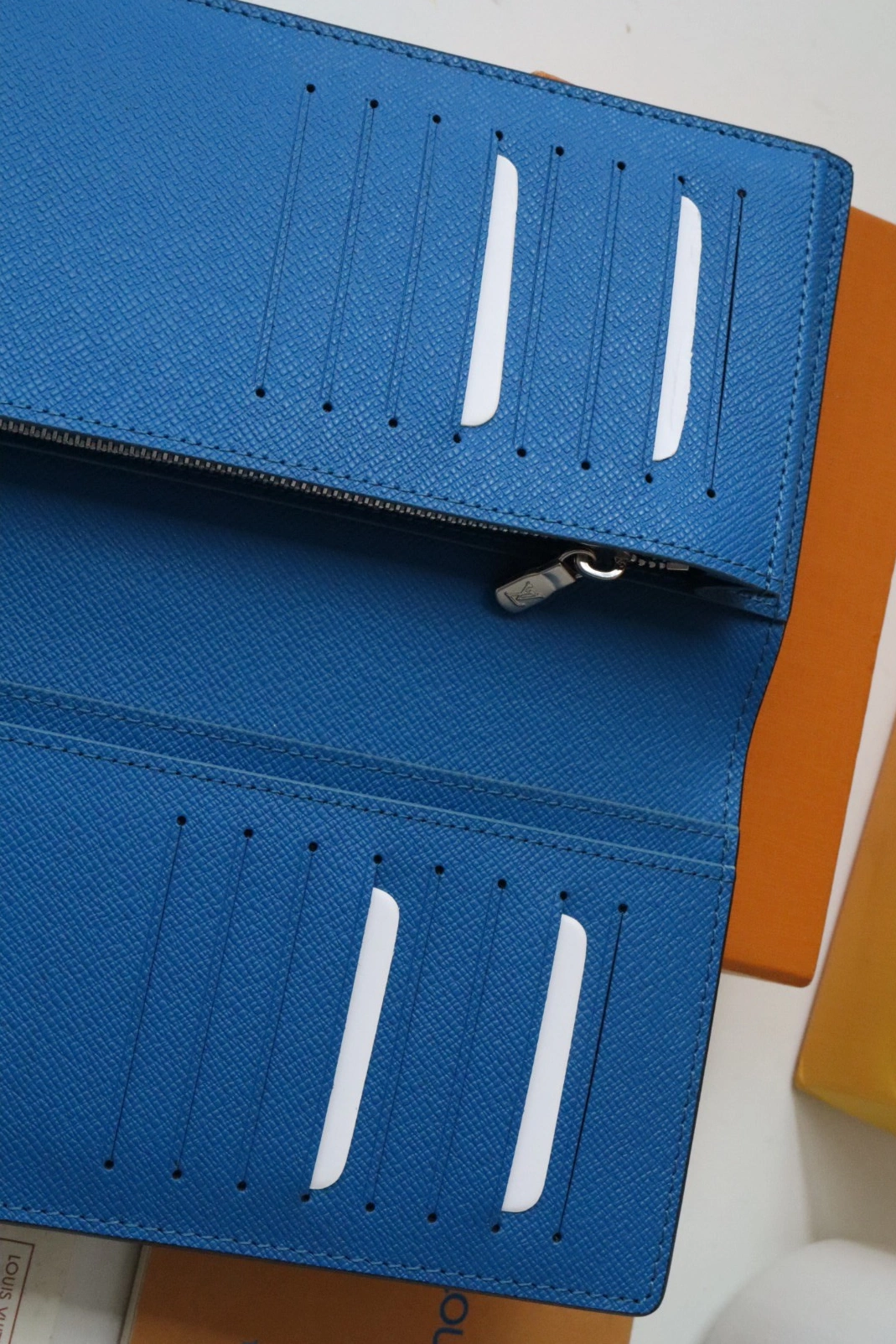 Louis Vuitton AAA Quality Wallets Stylish 8474