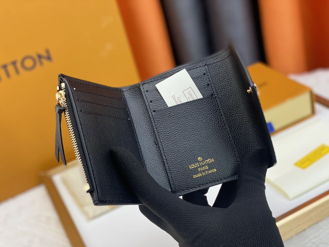 Louis Vuitton AAA Quality Wallets Unique 1364
