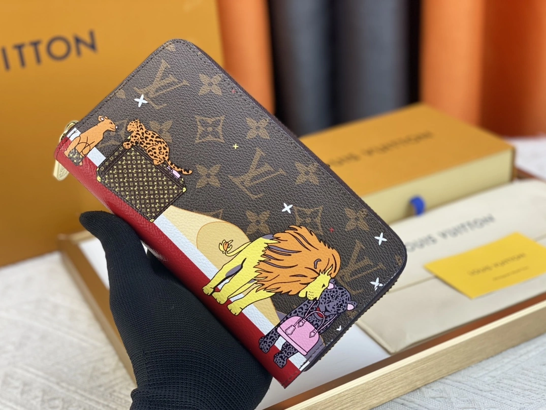 Louis Vuitton AAA Quality Wallets Versatile 8091