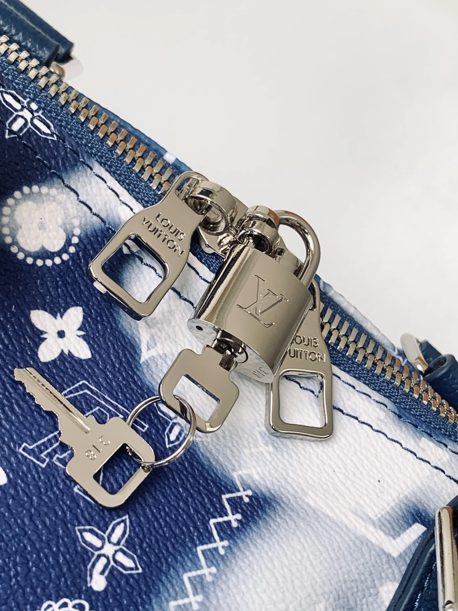 Louis Vuitton AAA Travel Bags Popular 3544