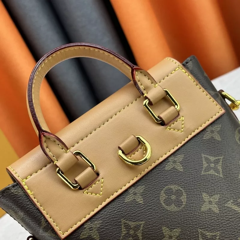 Louis Vuitton Backpacks Trendy 8976