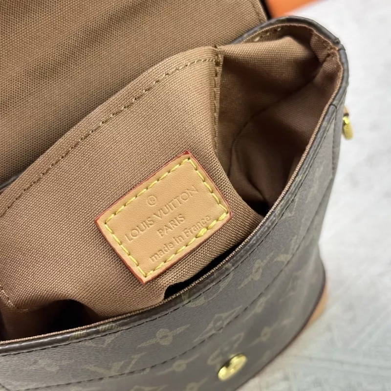 Louis Vuitton Backpacks Trendy 8976