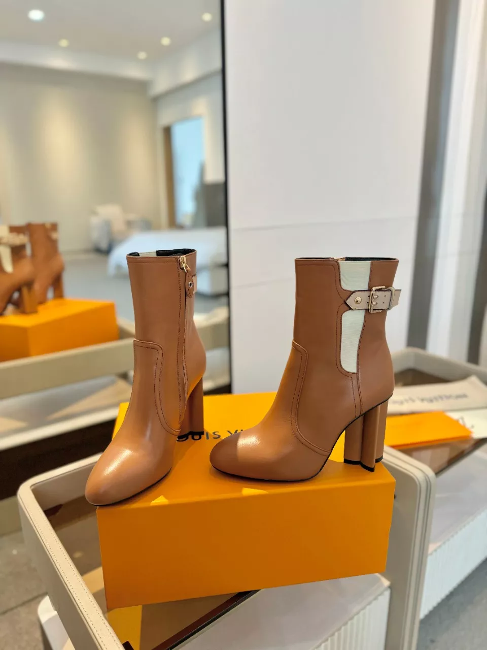 Louis Vuitton Boots For Women Sleek 954