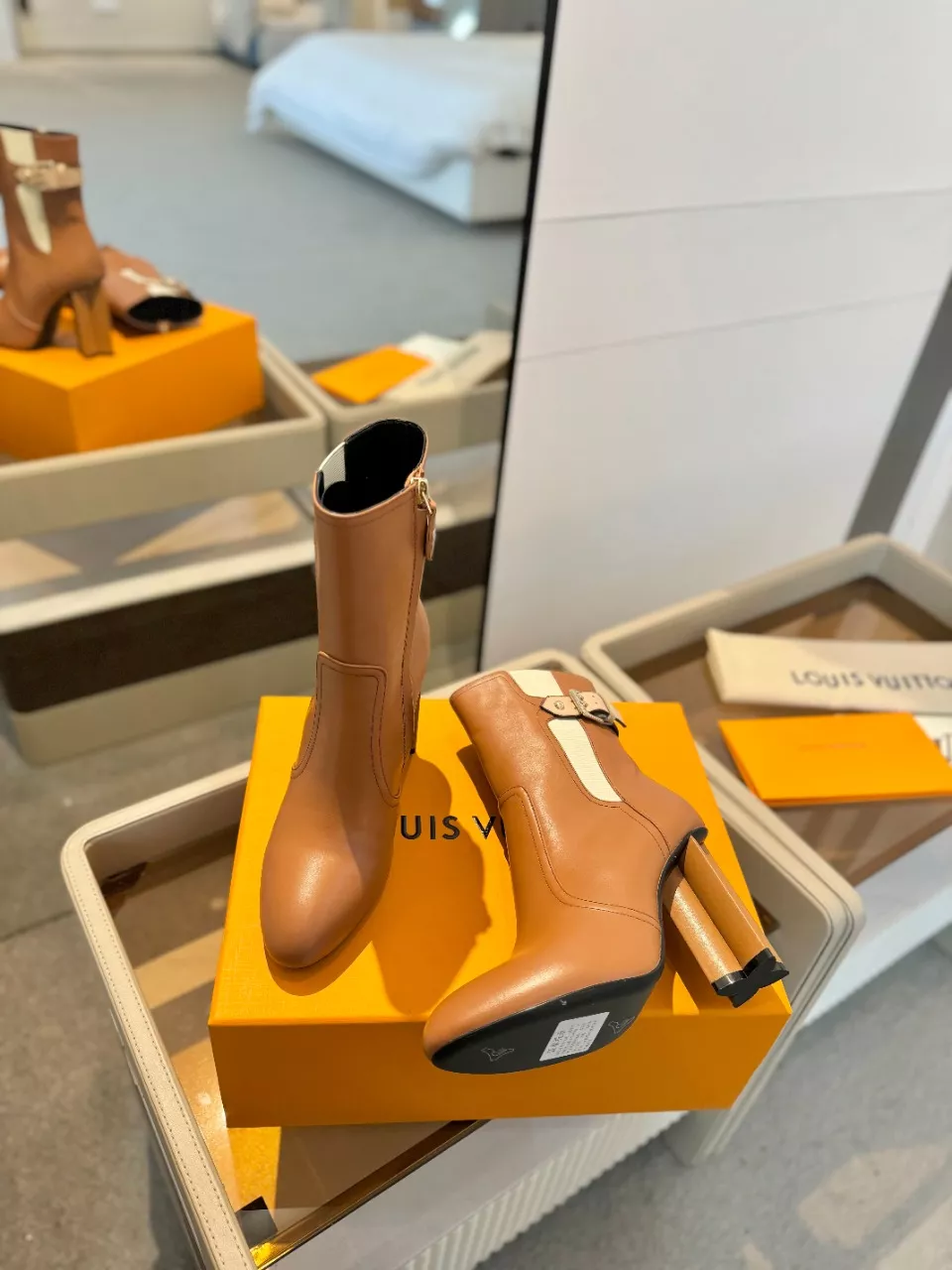 Louis Vuitton Boots For Women Sleek 954