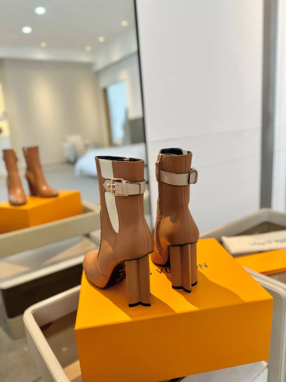 Louis Vuitton Boots For Women Sleek 954