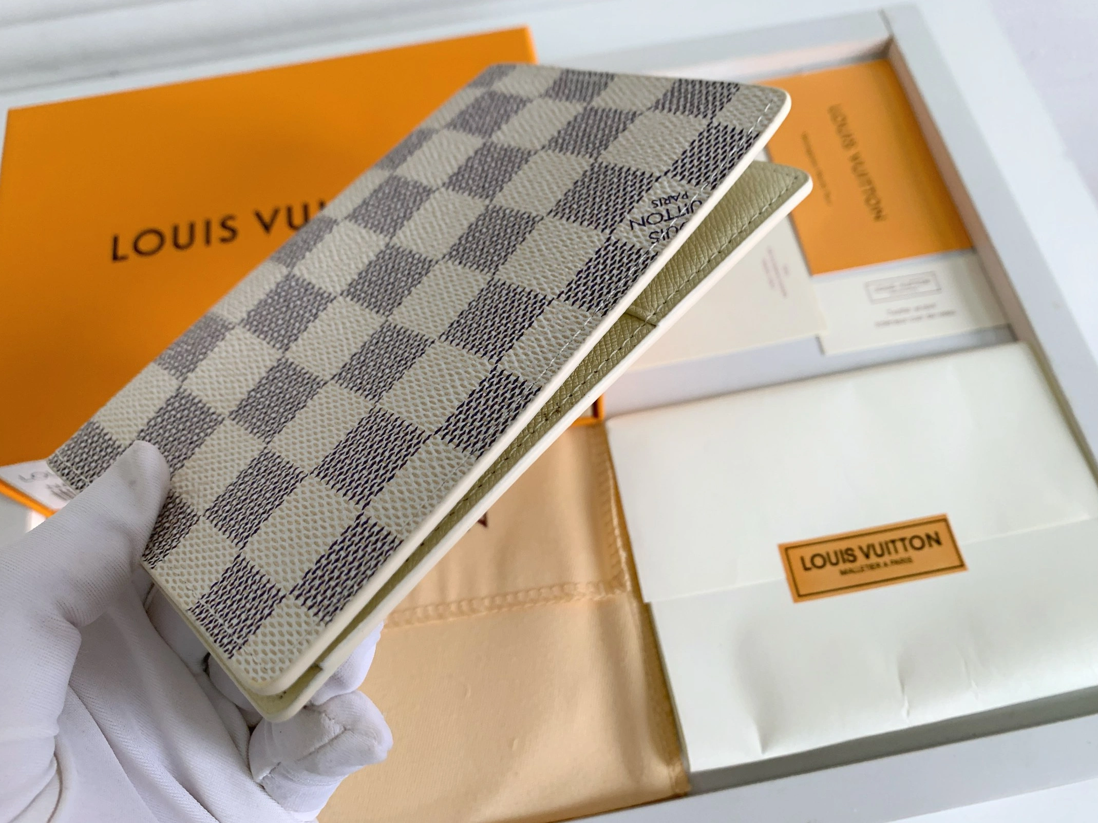 Louis Vuitton Card Case For Unisex Breathable 5943