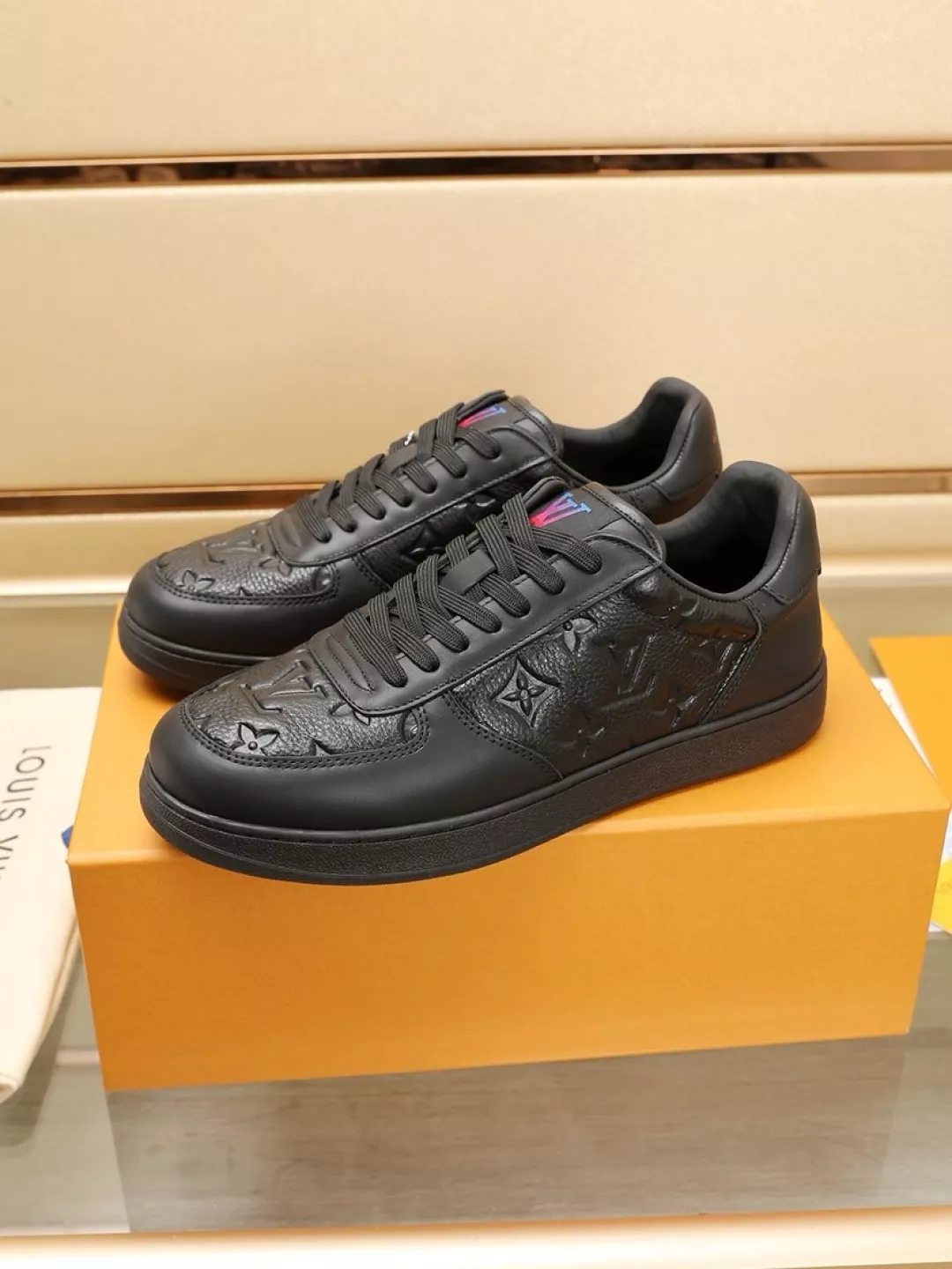 Louis Vuitton Casual Shoes For Men Comfortable 9375