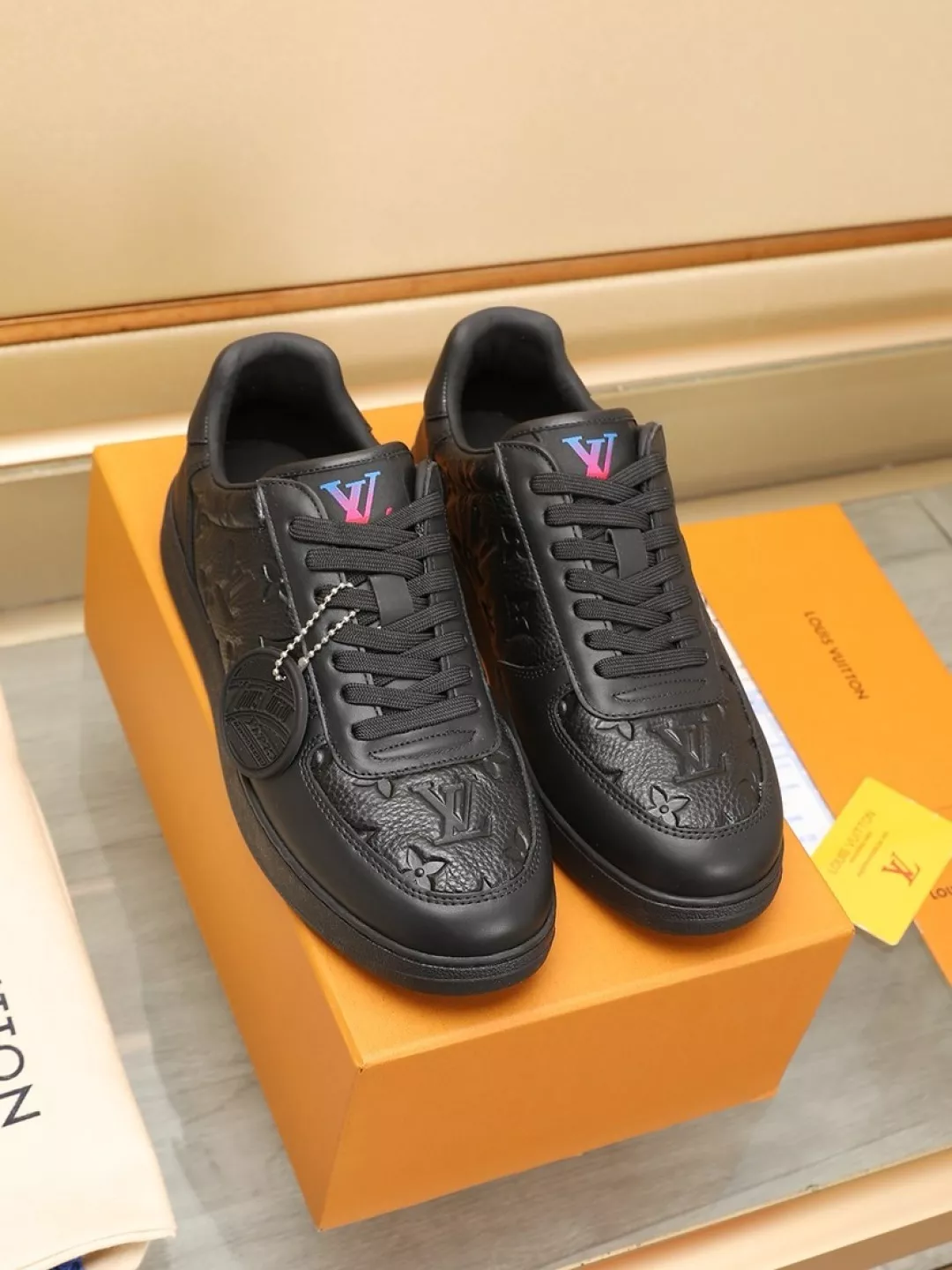 Louis Vuitton Casual Shoes For Men Comfortable 9375