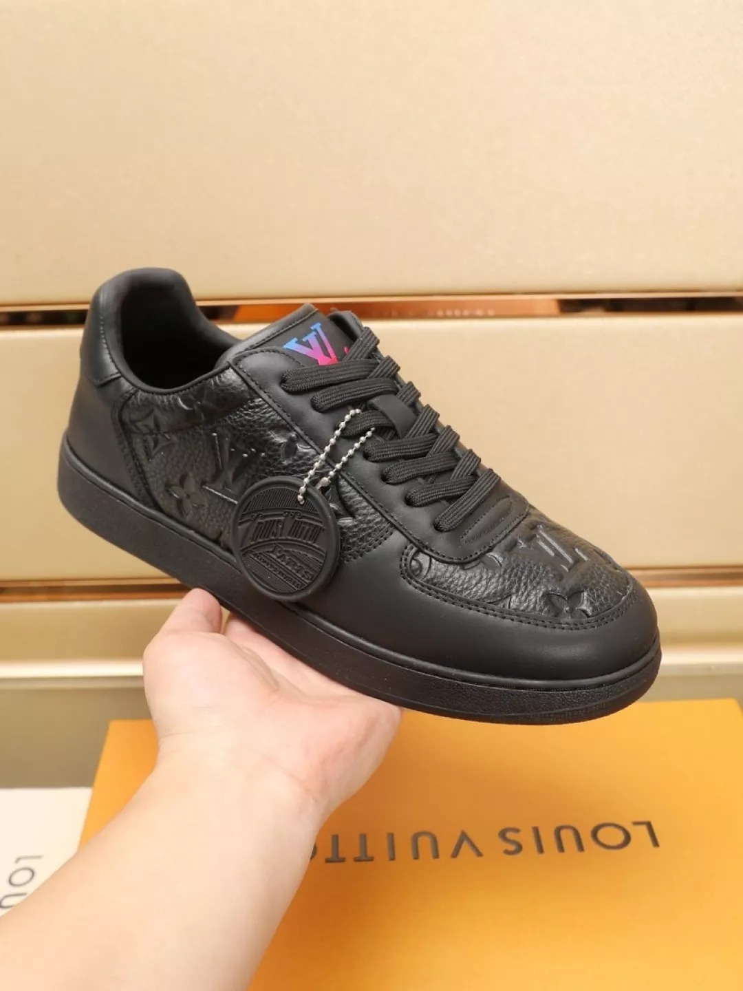 Louis Vuitton Casual Shoes For Men Comfortable 9375