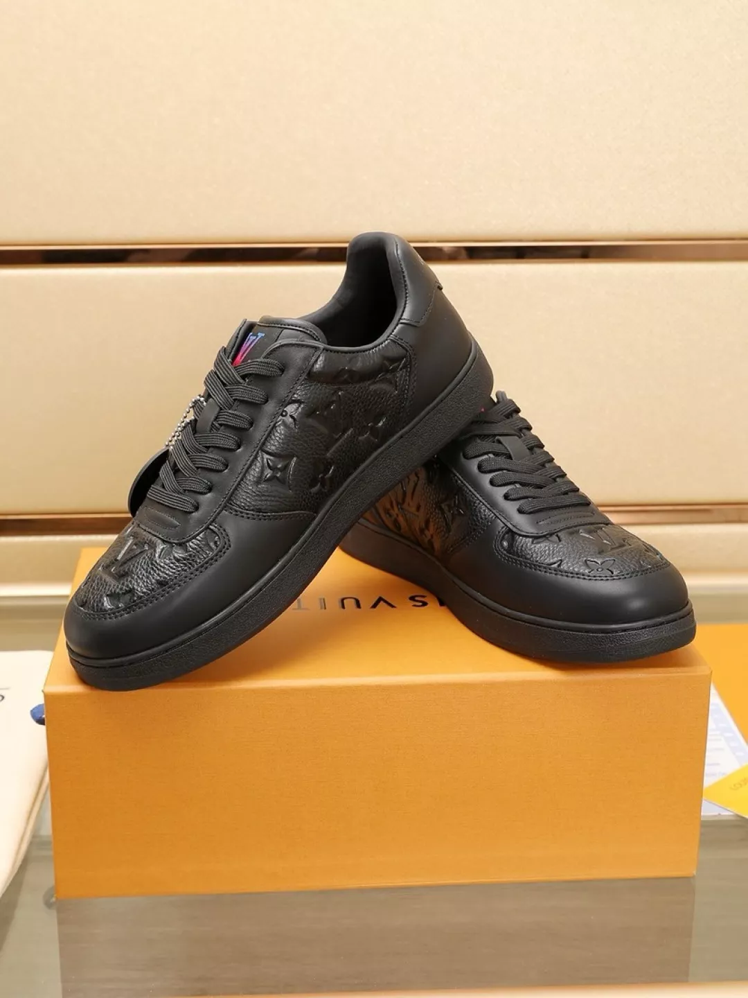 Louis Vuitton Casual Shoes For Men Comfortable 9375