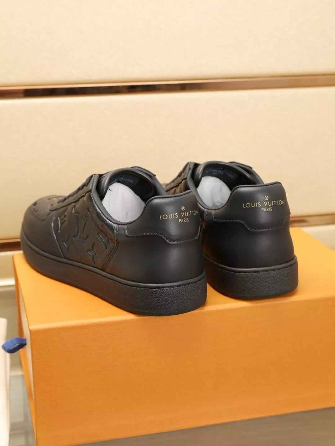 Louis Vuitton Casual Shoes For Men Comfortable 9375