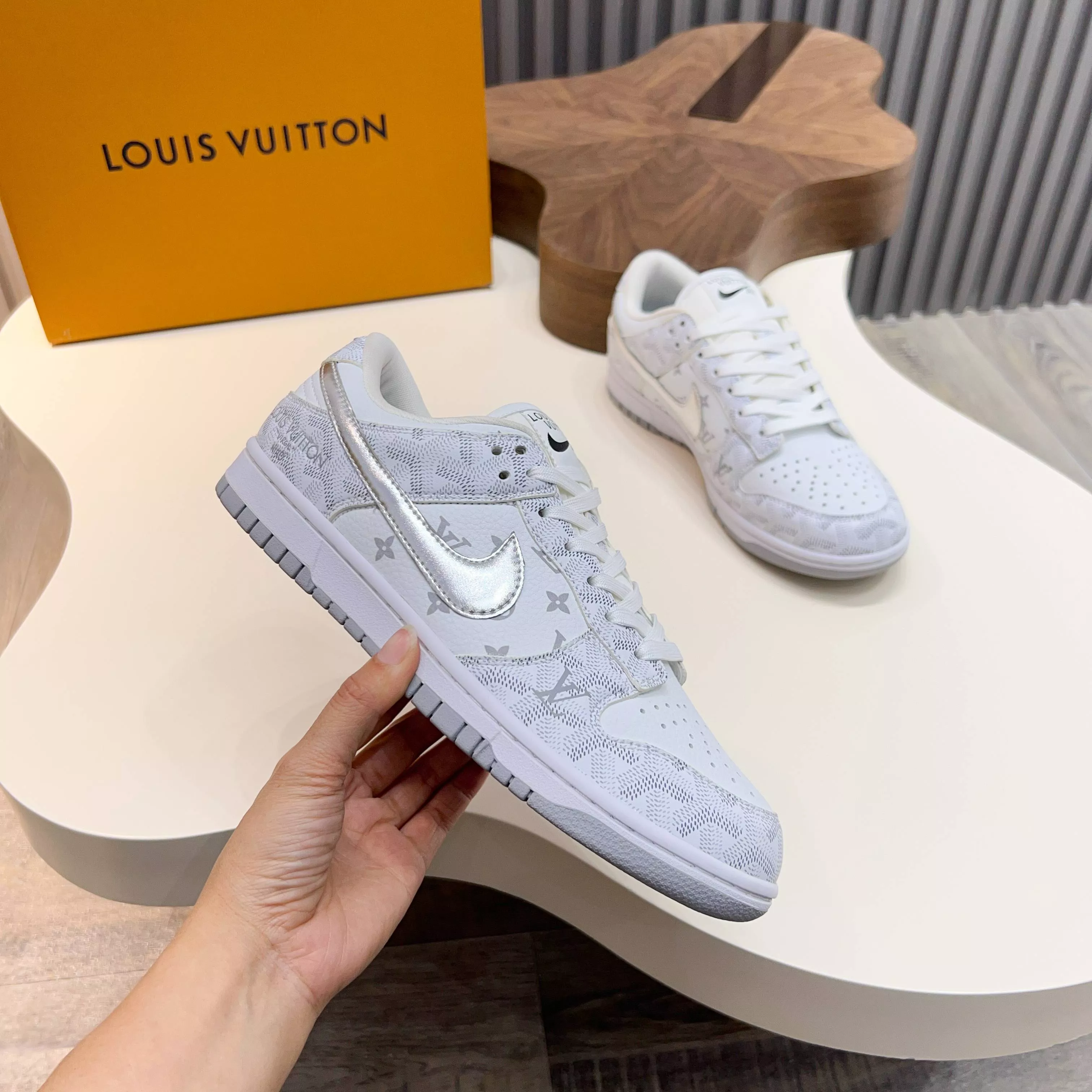 Louis Vuitton Casual Shoes For Men Cozy 8363