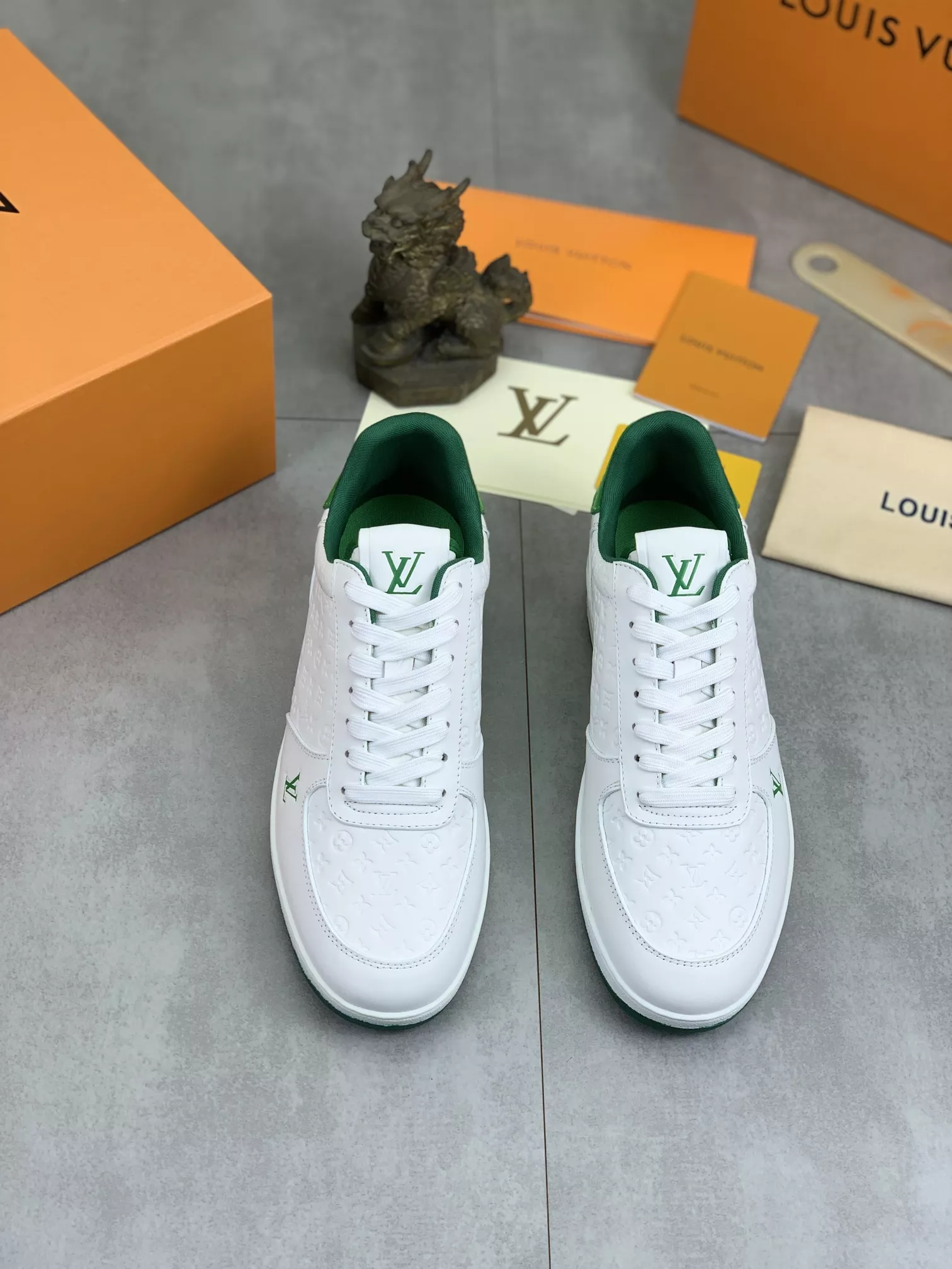 Louis Vuitton Casual Shoes For Men DailyWear 513