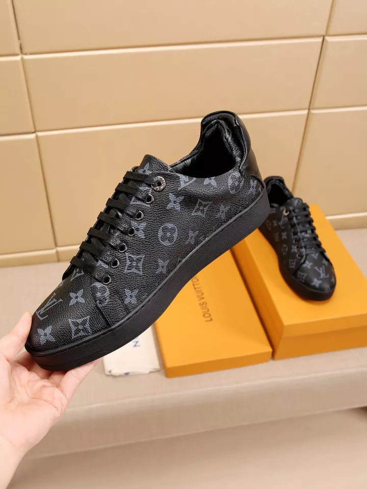 Louis Vuitton Casual Shoes For Men Durable 7238