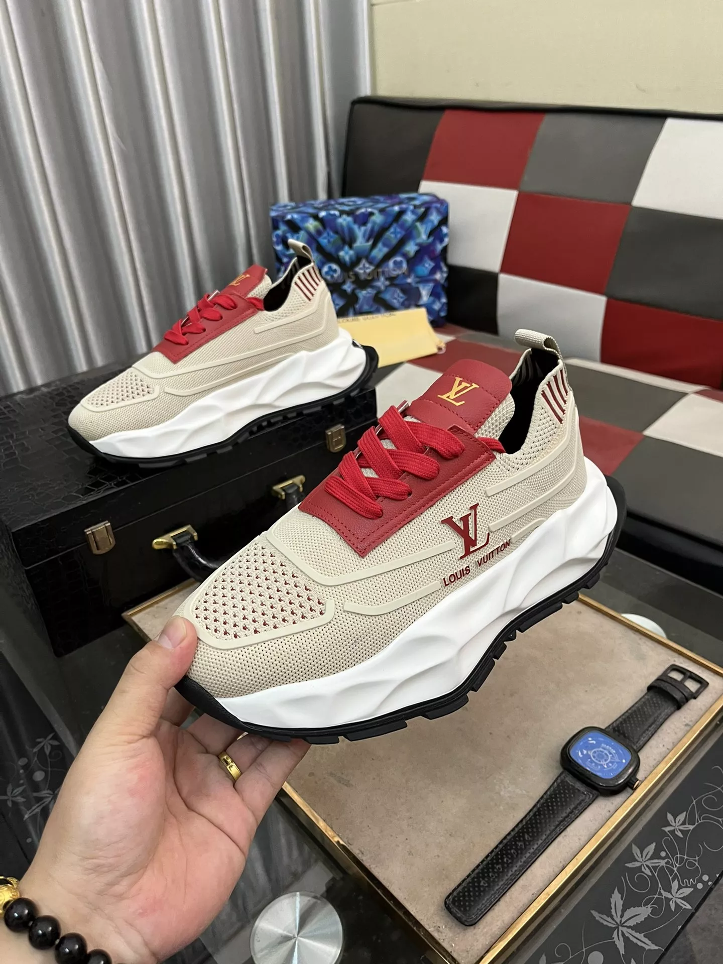 Louis Vuitton Casual Shoes For Men Elegant 2360