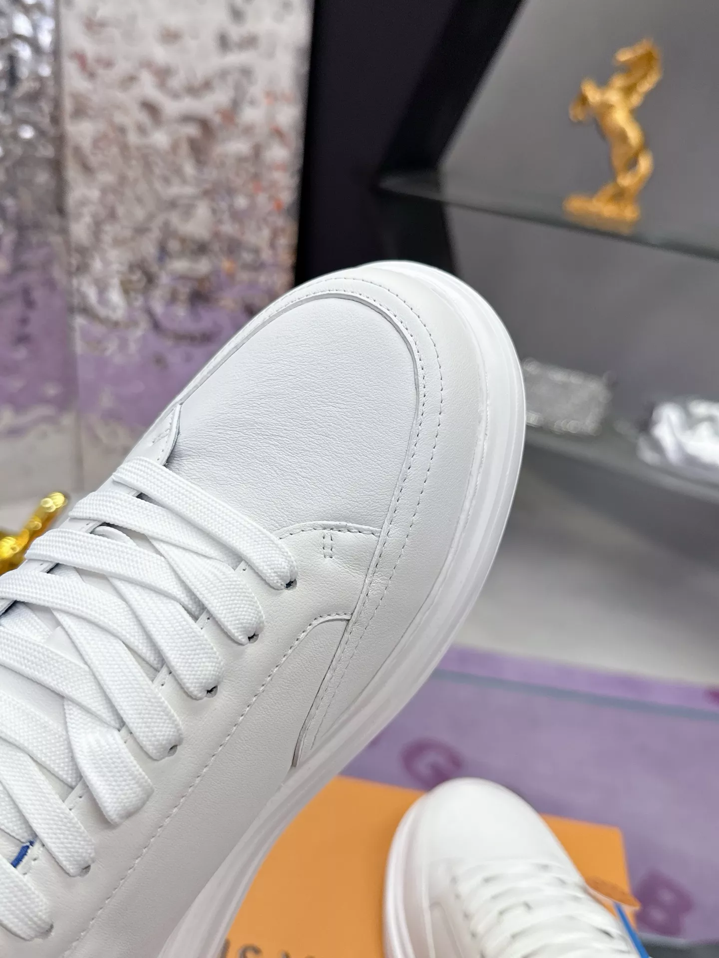 Louis Vuitton Casual Shoes For Men Elegant 6811