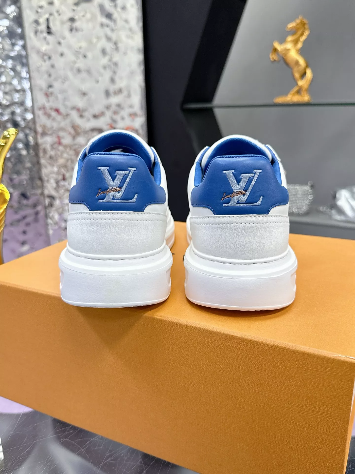 Louis Vuitton Casual Shoes For Men Elegant 6811