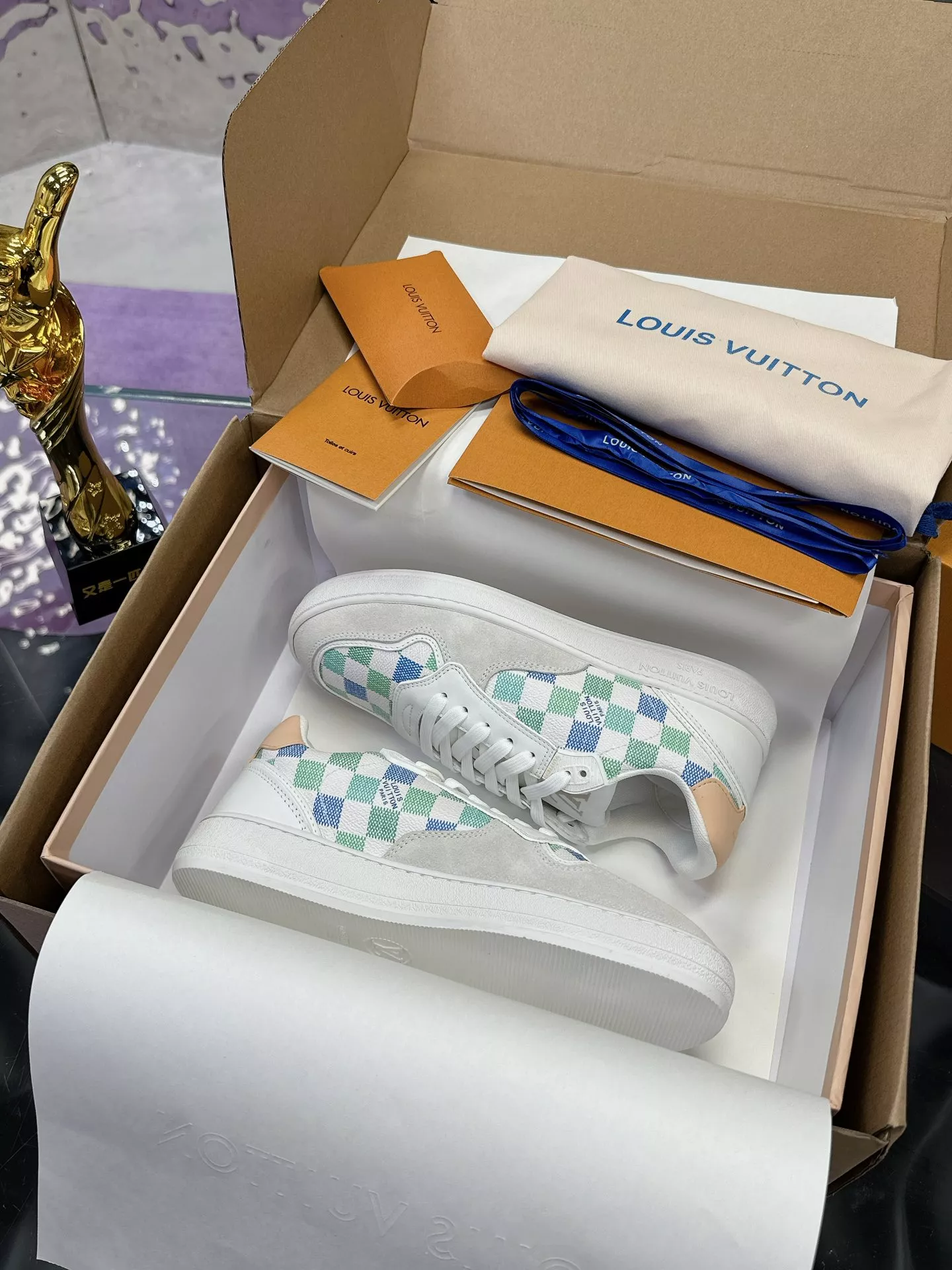 Louis Vuitton Casual Shoes For Men EyeCatching 9259