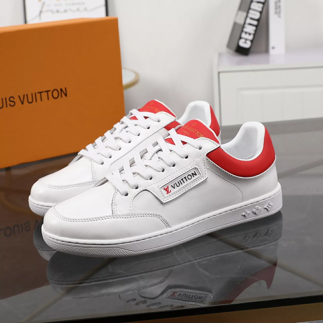 Louis Vuitton Casual Shoes For Men Fashionable 2043