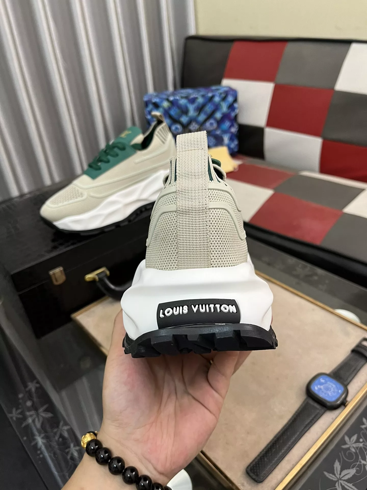 Louis Vuitton Casual Shoes For Men Fashionable 4896