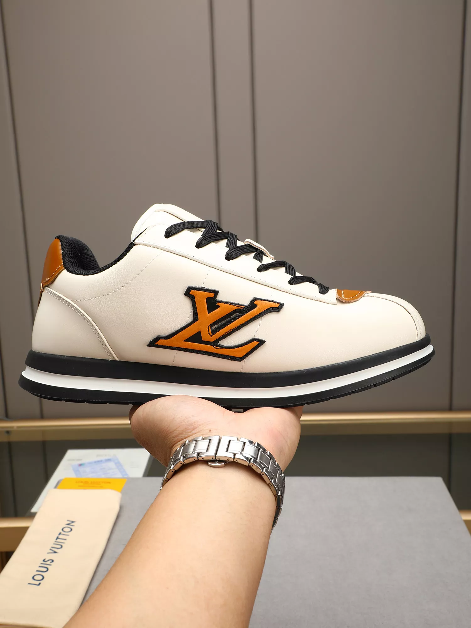 Louis Vuitton Casual Shoes For Men Fashionable 9670