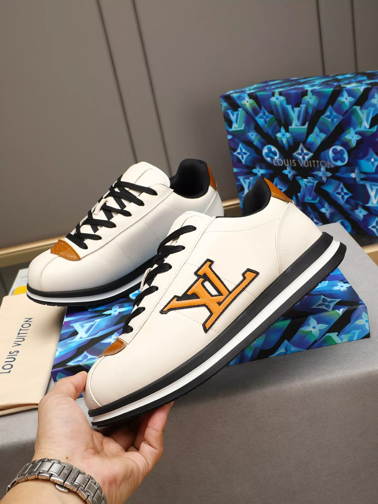 Louis Vuitton Casual Shoes For Men Fashionable 9670