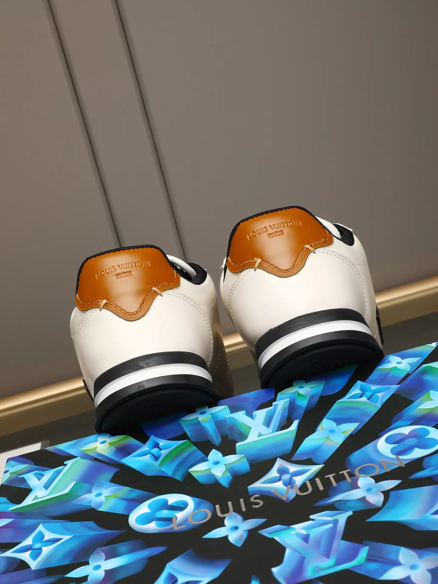 Louis Vuitton Casual Shoes For Men Fashionable 9670