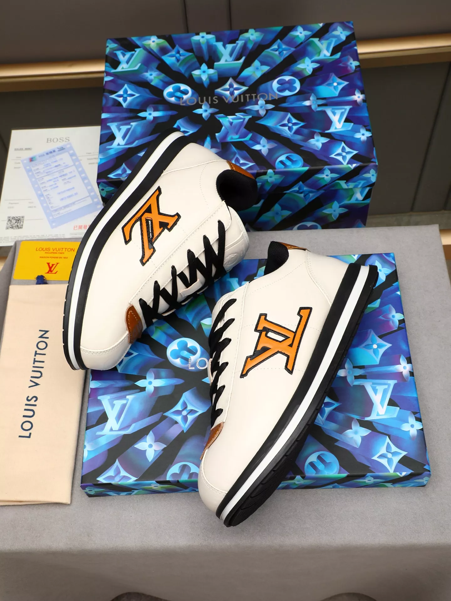 Louis Vuitton Casual Shoes For Men Fashionable 9670